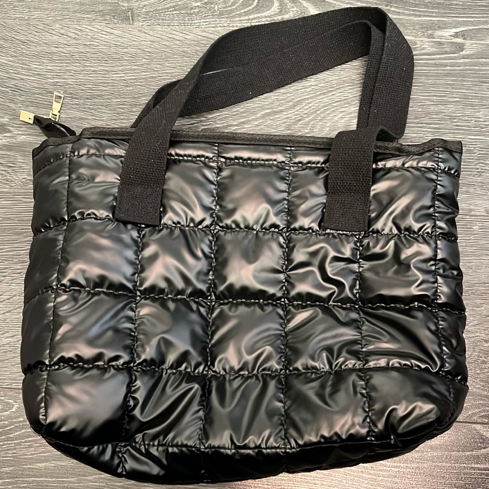 Black puffer shoulder tote medium